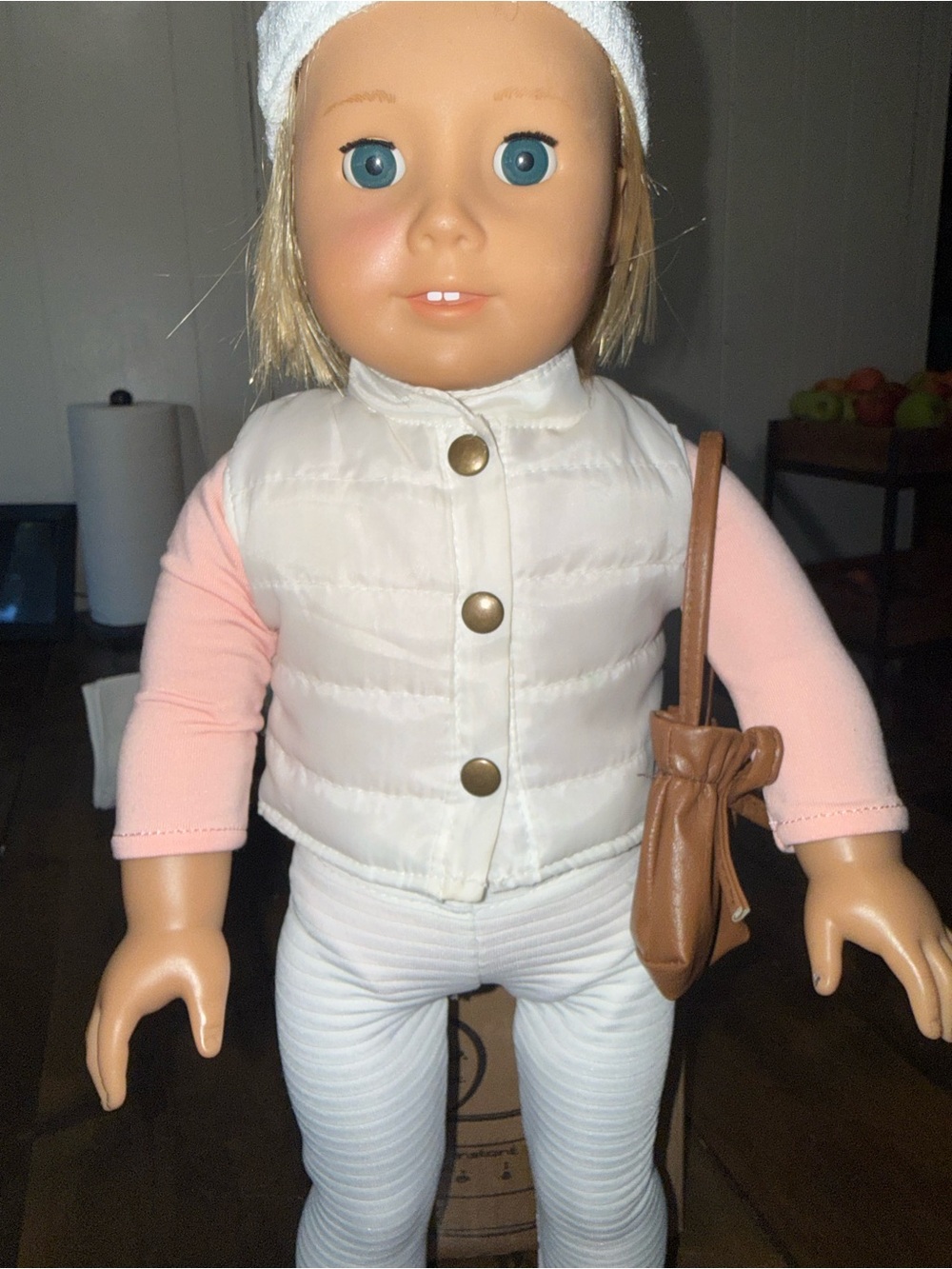 18" American Girl Doll Custom Blonde Short Hair with Bonus Winter Outfit & Purse - Picture 4 of 11